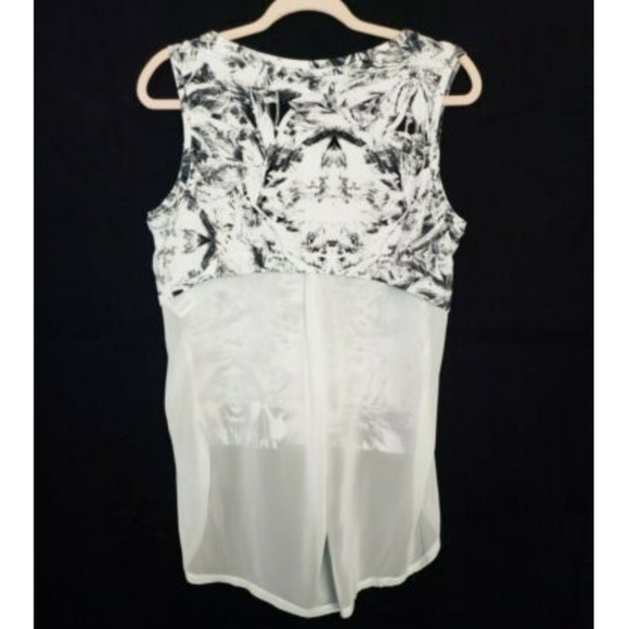 KIIND OF LILLIE STYLE Printed Sleeveless Hi-Lo - Picture 2 of 4